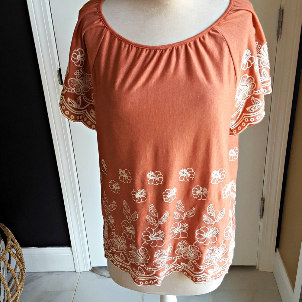 NWOT! BEAUTIFUL Embroidered SOFT KNIT TOP By FEVER